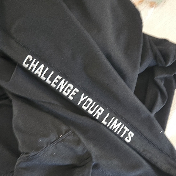 Vineyard Vines Black Half-Zip Pullover Dress - Picture 4 of 5